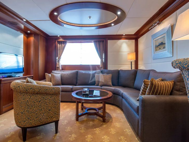 LAUREN L Cassens Werft 90m - VIP cabin 2 lounge LAUREN L Cassens Werft 90m - VIP cabin 2 lounge