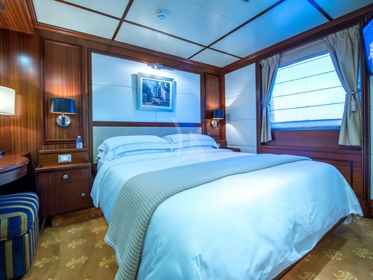LAUREN L Cassens Werft 90m - VIP cabin 2 LAUREN L Cassens Werft 90m - VIP cabin 2