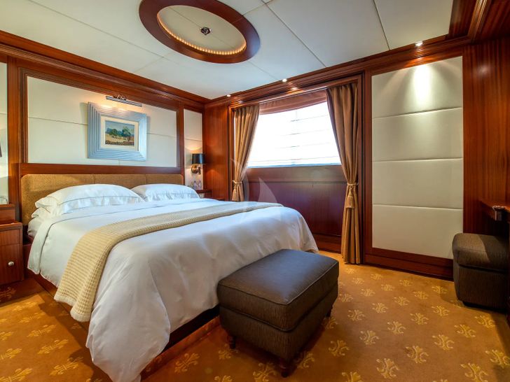 LAUREN L Cassens Werft 90m - VIP cabin 3 LAUREN L Cassens Werft 90m - VIP cabin 3