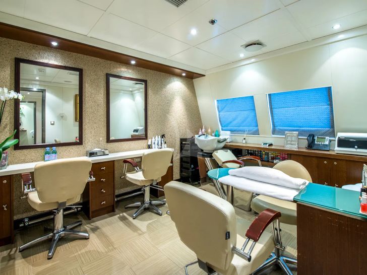 LAUREN L Cassens Werft 90m - beauty salon LAUREN L Cassens Werft 90m - beauty salon