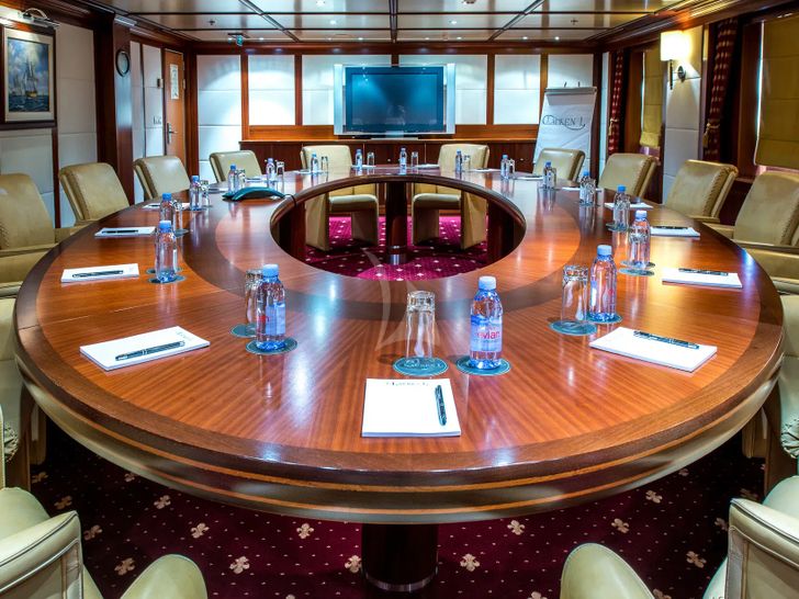LAUREN L Cassens Werft 90m - conference room LAUREN L Cassens Werft 90m - conference room