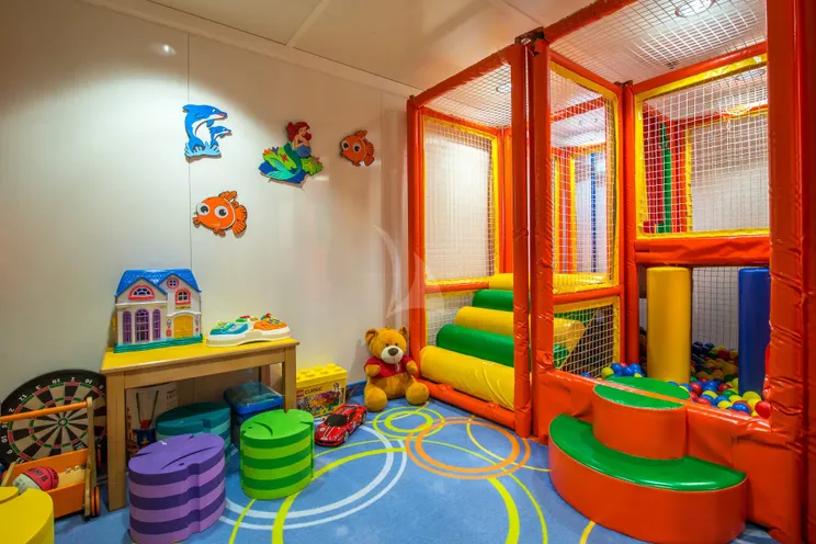 Charter Yacht LAUREN L - Cassens Werft 90m - 20 Cabins - Monaco - Maldives - Greece