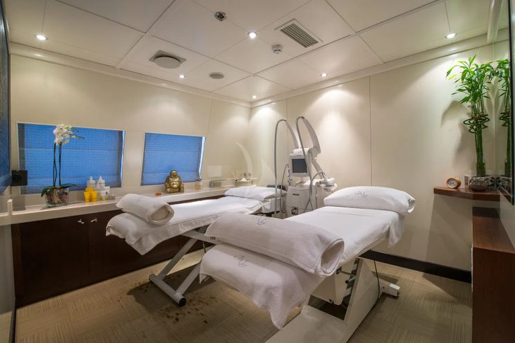 Charter Yacht LAUREN L - Cassens Werft 90m - 20 Cabins - Monaco - Maldives - Greece