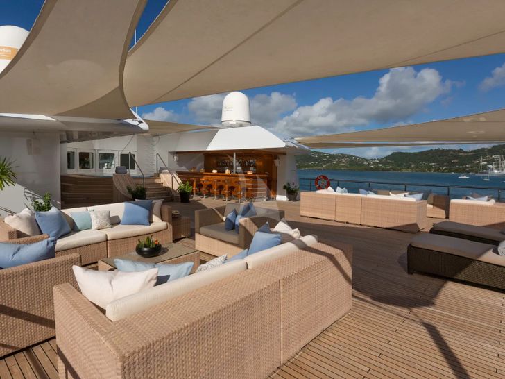 LAUREN L Cassens Werft 90m - sun deck lounge LAUREN L Cassens Werft 90m - sun deck lounge