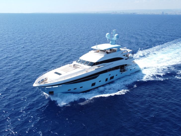 LE VERSEAU Princess 40M - cruising LE VERSEAU Princess 40M - cruising