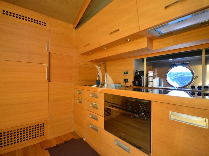 LAYLA Aicon 62SL - galley LAYLA Aicon 62SL - galley
