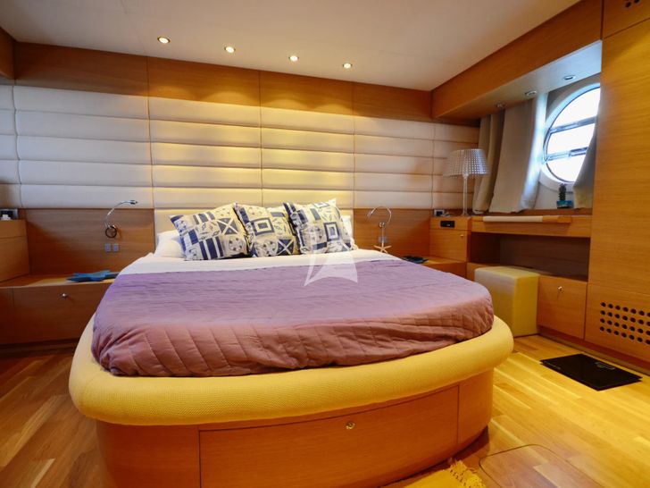 LAYLA Aicon 62SL - master cabin LAYLA Aicon 62SL - master cabin