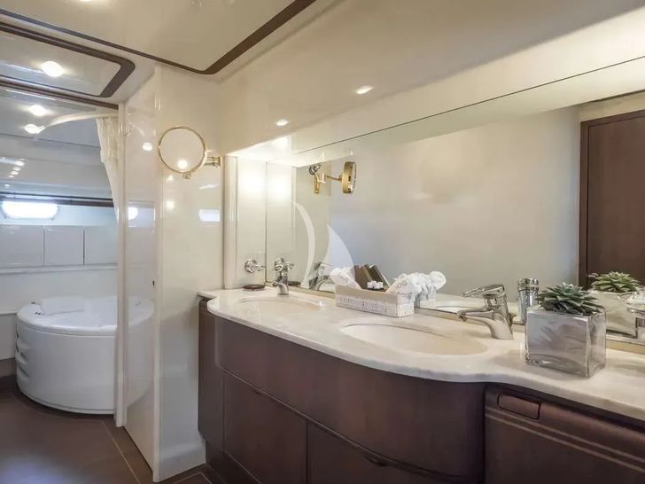 LAZY DAYS Ferretti 80 master cabin bathroom LAZY DAYS Ferretti 80 master cabin bathroom