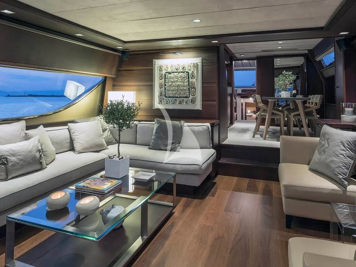 LAZY DAYS Ferretti 80 saloon seating LAZY DAYS Ferretti 80 saloon seating