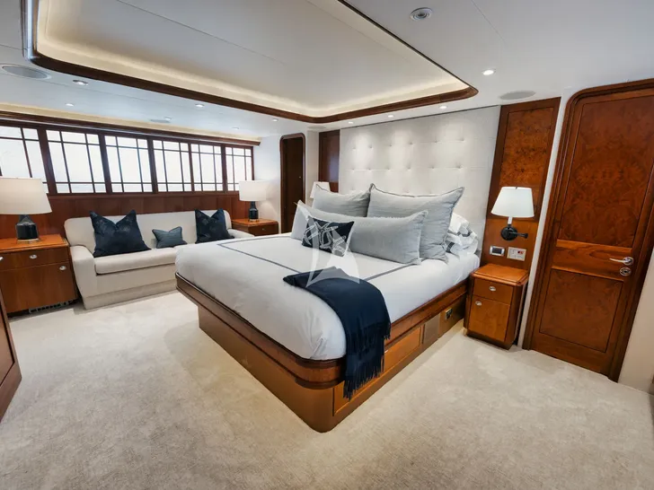 LEGACY Westport 112 - VIP cabin 1 LEGACY Westport 112 - VIP cabin 1