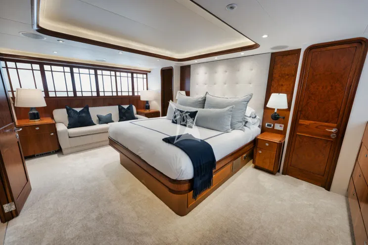Charter Yacht LEGACY - Westport 112 - 3 Cabins - Nassau - Exumas - Bahamas