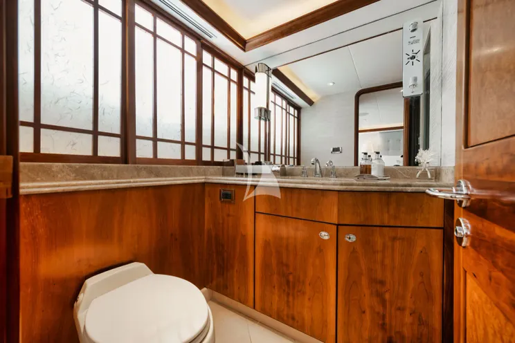 Charter Yacht LEGACY - Westport 112 - 3 Cabins - Nassau - Exumas - Bahamas