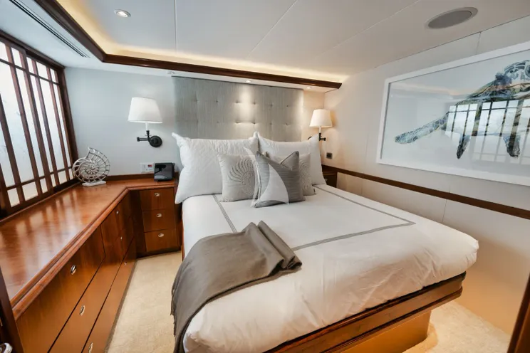 Charter Yacht LEGACY - Westport 112 - 3 Cabins - Nassau - Exumas - Bahamas
