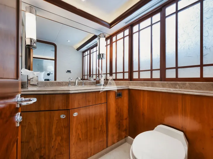 LEGACY Westport 112 - VIP cabin 3 bathroom LEGACY Westport 112 - VIP cabin 3 bathroom