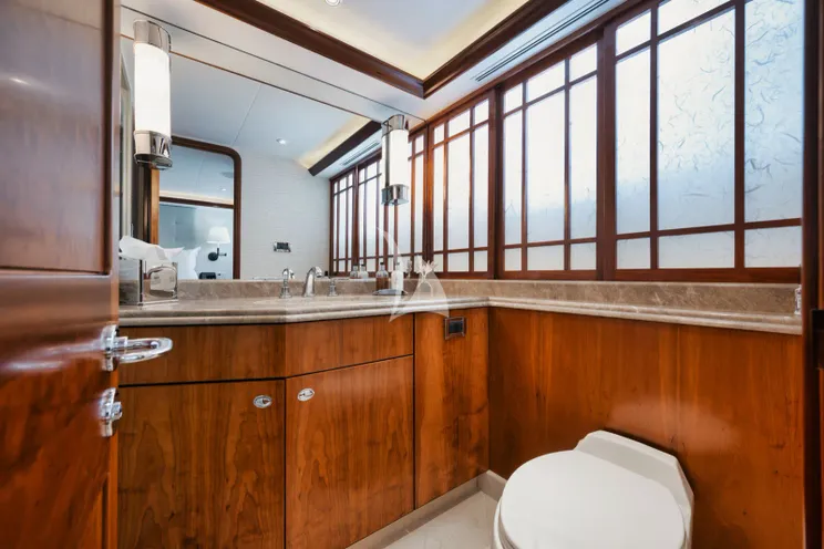 Charter Yacht LEGACY - Westport 112 - 3 Cabins - Nassau - Exumas - Bahamas