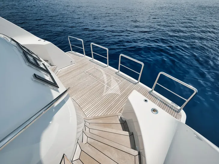 LEGACY Westport 112 - aft deck LEGACY Westport 112 - aft deck