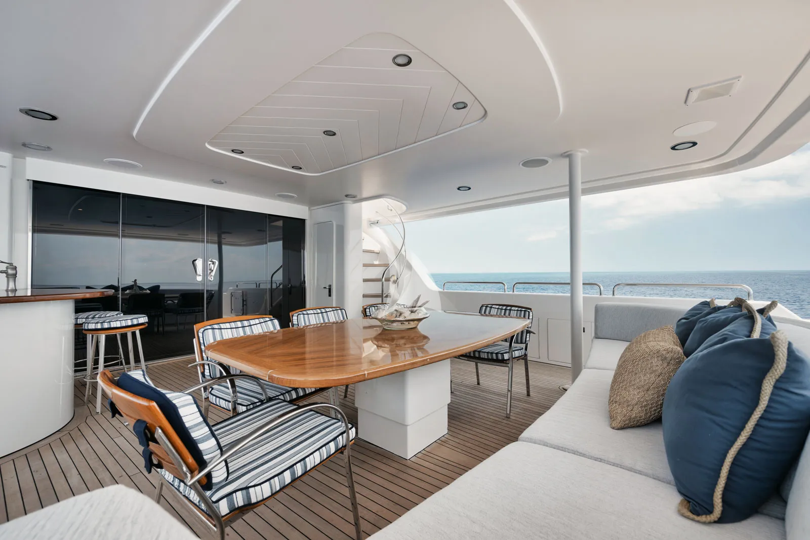 LEGACY Westport 112 - main aft deck alfresco dining area