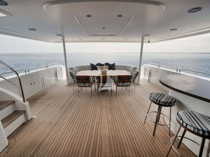 LEGACY Westport 112 - main aft deck LEGACY Westport 112 - main aft deck