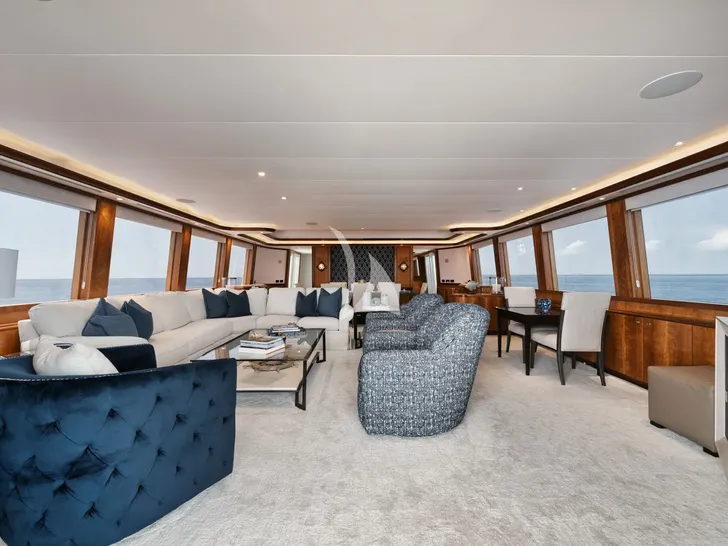 LEGACY Westport 112 - main saloon LEGACY Westport 112 - main saloon