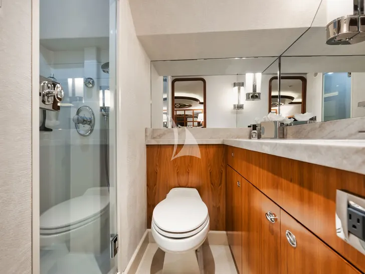 LEGACY Westport 112 - master cabin bathroom LEGACY Westport 112 - master cabin bathroom