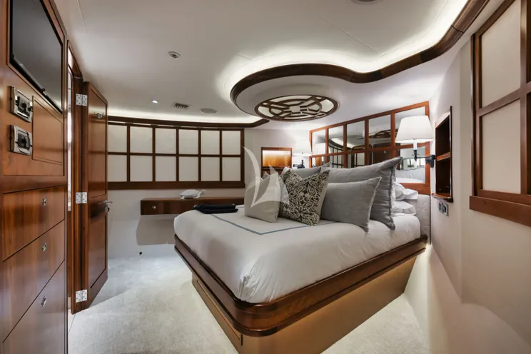 Charter Yacht LEGACY - Westport 112 - 3 Cabins - Nassau - Exumas - Bahamas