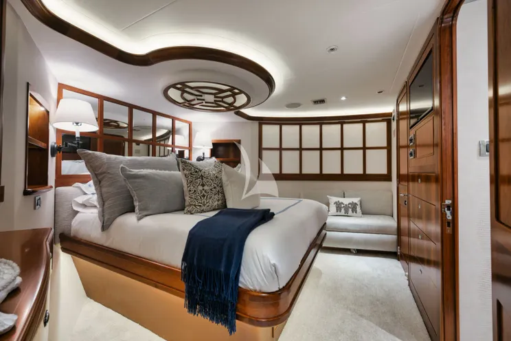 Charter Yacht LEGACY - Westport 112 - 3 Cabins - Nassau - Exumas - Bahamas