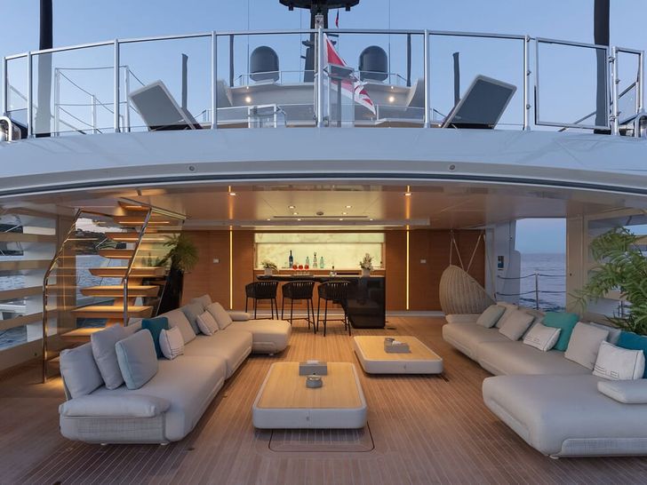 LEL Rossinavi 50m upper deck lounge