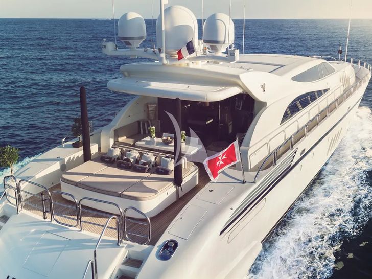 LEOPARD Leopard 34m - aft shot LEOPARD Leopard 34m - aft shot