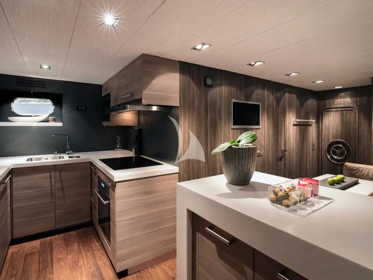 LEOPARD Leopard 34m - galley LEOPARD Leopard 34m - galley