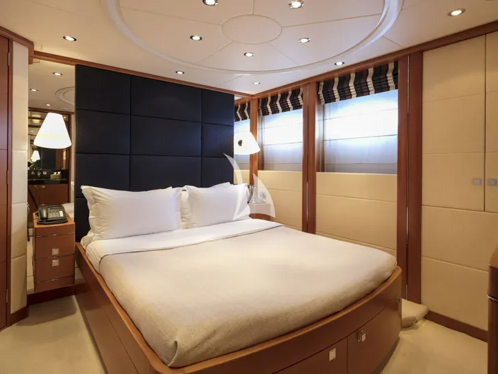 L`EQUINOX Heesen 37m - VIP cabin 1 L`EQUINOX Heesen 37m - VIP cabin 1