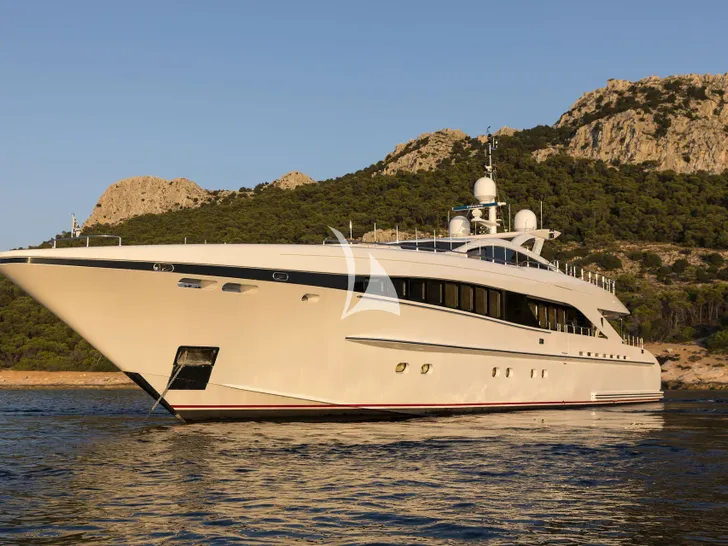 L`EQUINOX Heesen 37m - anchored L`EQUINOX Heesen 37m - anchored