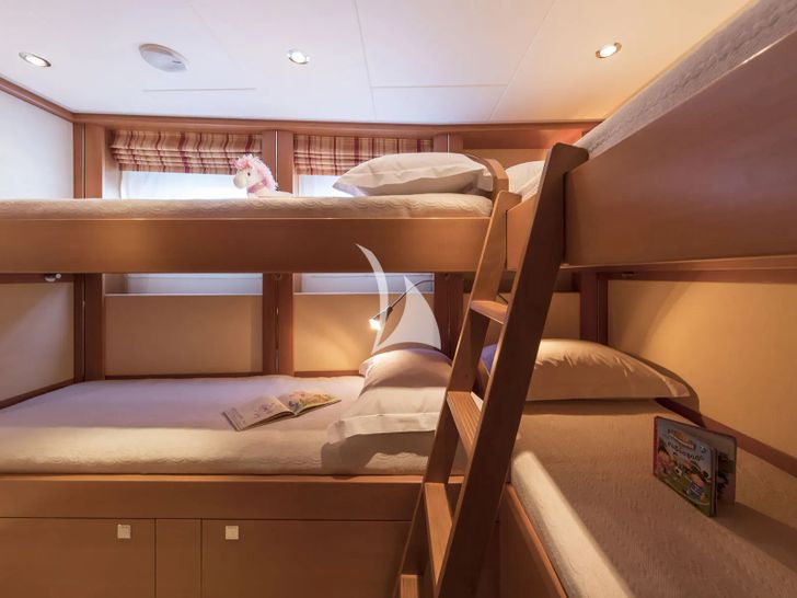 L`EQUINOX Heesen 37m - bunk cabin L`EQUINOX Heesen 37m - bunk cabin