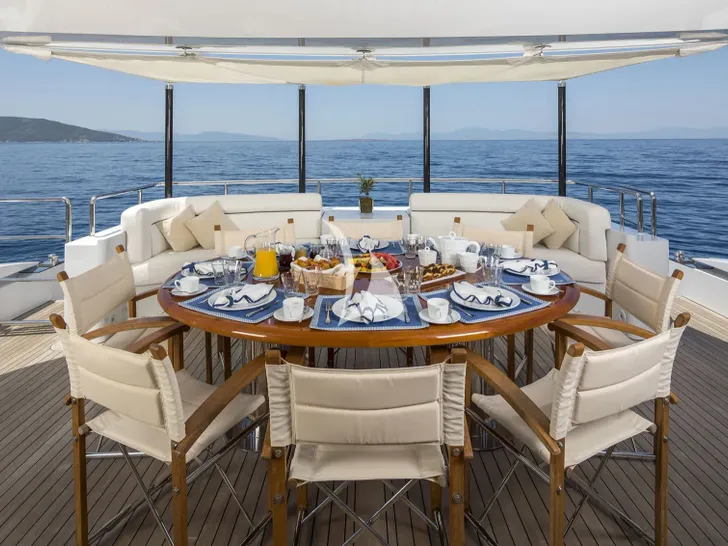 L`EQUINOX Heesen 37m - main aft deck L`EQUINOX Heesen 37m - main aft deck