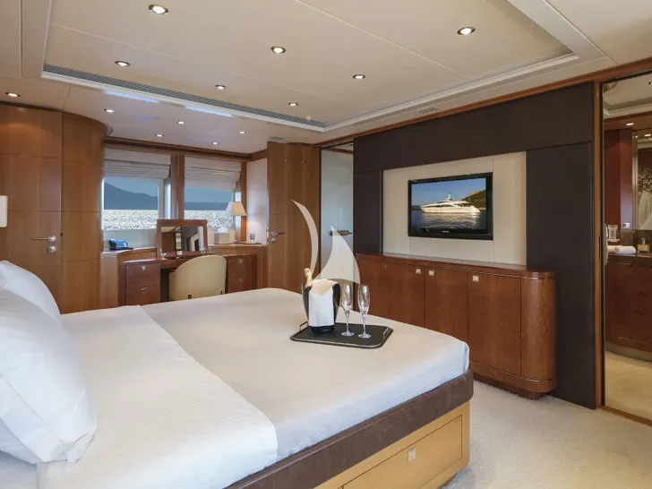 L`EQUINOX Heesen 37m - master cabin bed and TV L`EQUINOX Heesen 37m - master cabin bed and TV