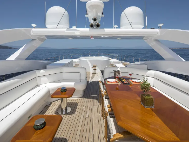 L`EQUINOX Heesen 37m - sundeck lounge and dining area L`EQUINOX Heesen 37m - sundeck lounge and dining area