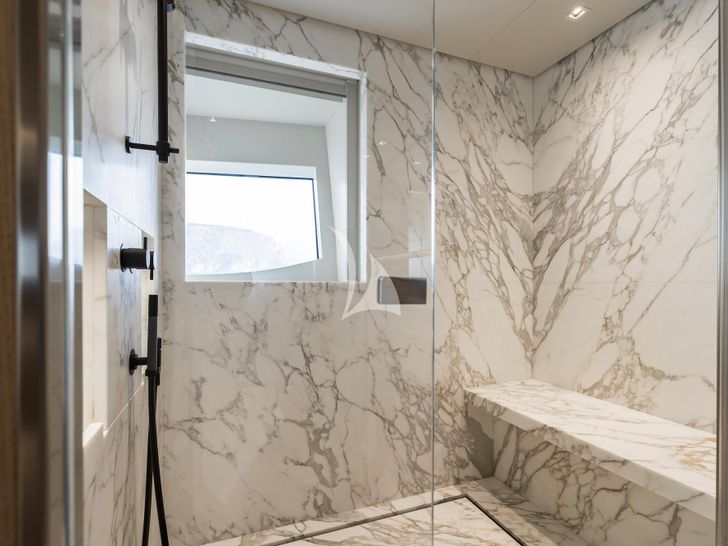 LES BRUXELLOIS Sanlorenzo SD126 - VIP cabin shower area LES BRUXELLOIS Sanlorenzo SD126 - VIP cabin shower area