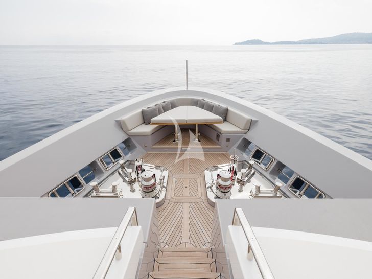 LES BRUXELLOIS Sanlorenzo SD126 - bow lounging area LES BRUXELLOIS Sanlorenzo SD126 - bow lounging area