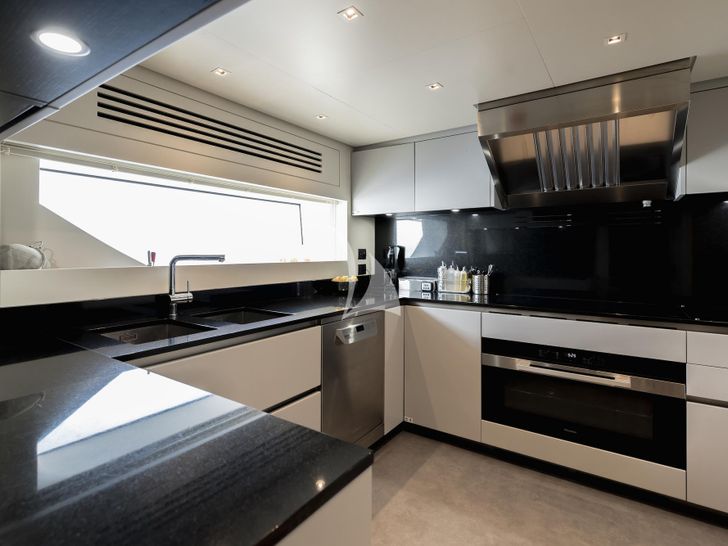 LES BRUXELLOIS Sanlorenzo SD126 - galley LES BRUXELLOIS Sanlorenzo SD126 - galley