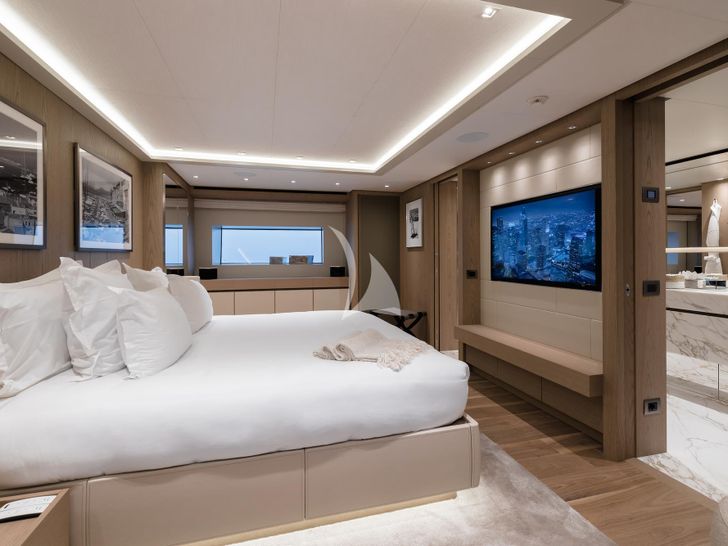 LES BRUXELLOIS Sanlorenzo SD126 - master cabin wide shot LES BRUXELLOIS Sanlorenzo SD126 - master cabin wide shot