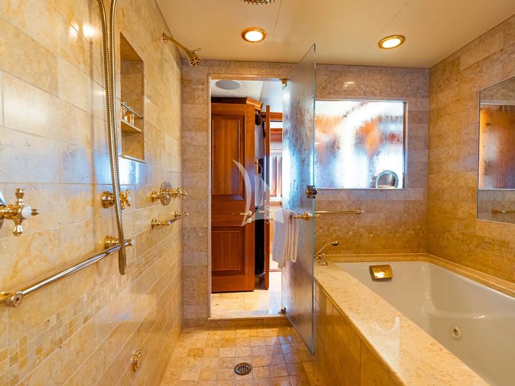 LEVERAGE Palmer Johnson 125 - master cabin bathroom LEVERAGE Palmer Johnson 125 - master cabin bathroom