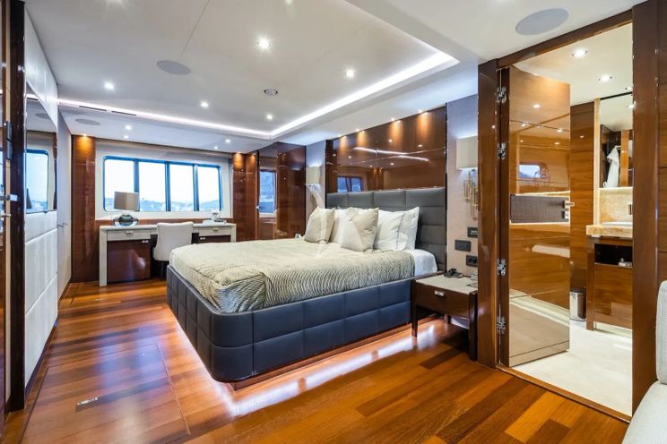 Charter Yacht LE VERSEAU - Princess 40M - 5 Cabins - Athens - Mykonos - Paros - Cyclades - Greece