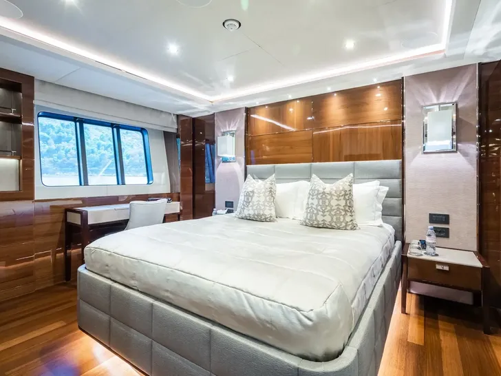 LE VERSEAU Princess 40M - VIP cabin 2 LE VERSEAU Princess 40M - VIP cabin 2