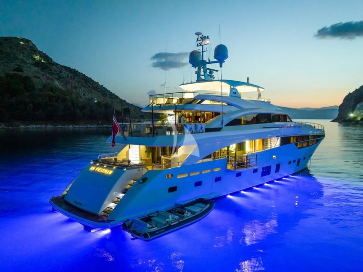 LE VERSEAU Princess 40M - at night LE VERSEAU Princess 40M - at night
