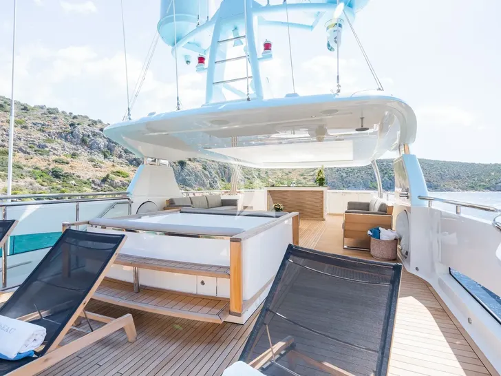 LE VERSEAU Princess 40M - flybridge amenities LE VERSEAU Princess 40M - flybridge amenities