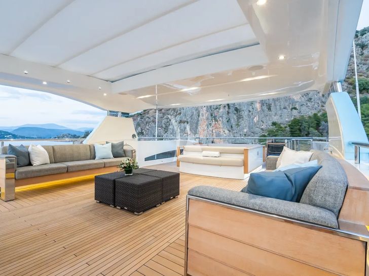 LE VERSEAU Princess 40M - flybridge lounge LE VERSEAU Princess 40M - flybridge lounge