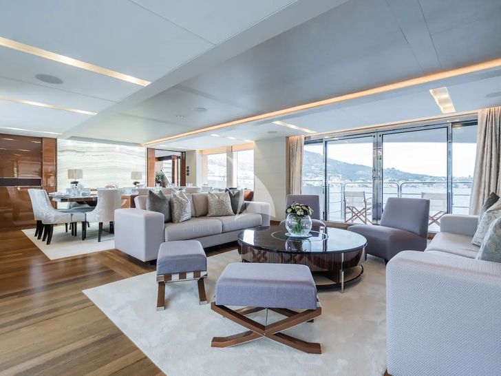 LE VERSEAU Princess 40M - main saloon LE VERSEAU Princess 40M - main saloon