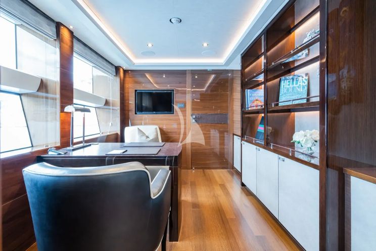 Charter Yacht LE VERSEAU - Princess 40M - 5 Cabins - Athens - Mykonos - Paros - Cyclades - Greece