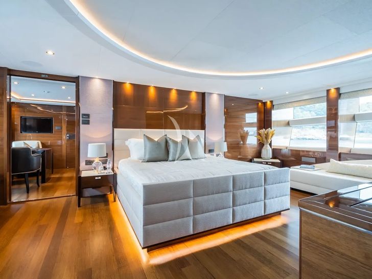 LE VERSEAU Princess 40M - master cabin LE VERSEAU Princess 40M - master cabin
