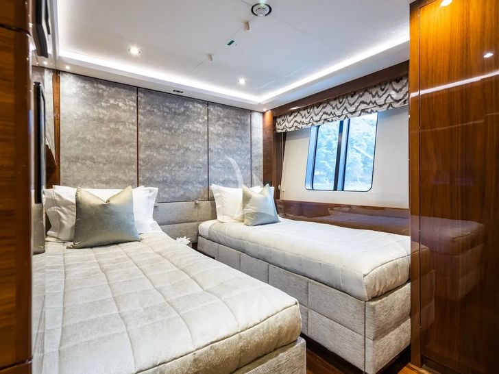 LE VERSEAU Princess 40M - twin cabin 1 LE VERSEAU Princess 40M - twin cabin 1