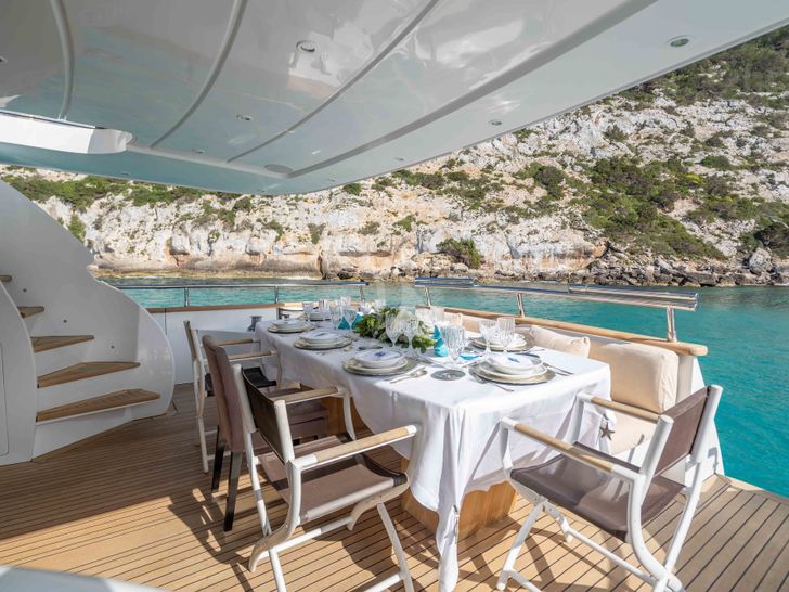 LEX Maiora 24S - main aft deck alfresco dining area LEX Maiora 24S - main aft deck alfresco dining area